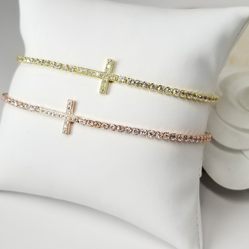 NEW in Gift Box Pave CZ Slider Tennis Bracelet NWT - Picture 3 of 8